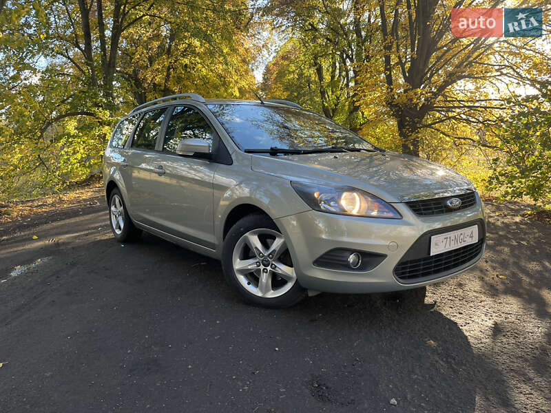 Универсал Ford Focus 2010 в 