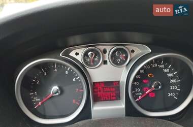 Хэтчбек Ford Focus 2010 в 