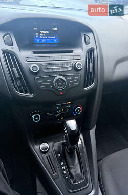 Седан Ford Focus 2016 в 