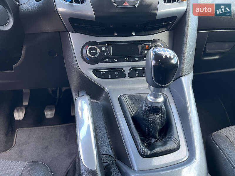Хетчбек Ford Focus 2012 в Стрию фото 125 Хетчбек Ford Focus 2012 в Стрию