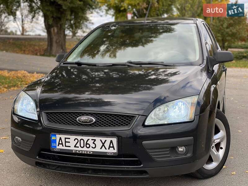 Хетчбек Ford Focus 2005 в 