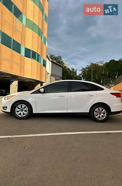 Седан Ford Focus 2016 в 