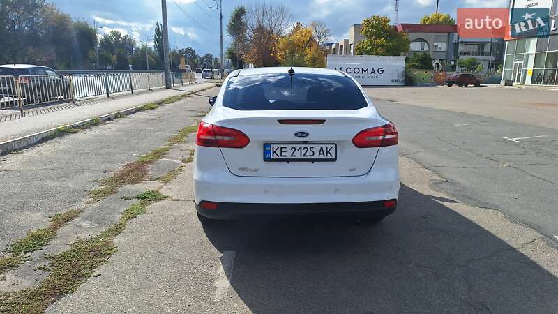 Седан Ford Focus 2015 в Дніпрі