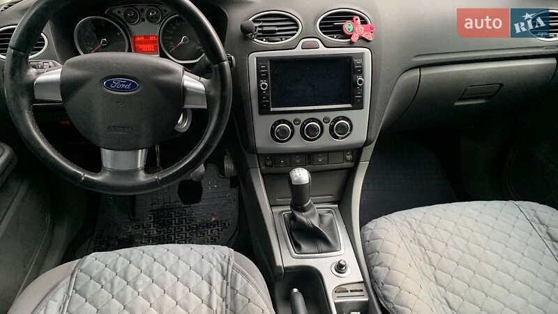 Хэтчбек Ford Focus 2006 в Борщеве