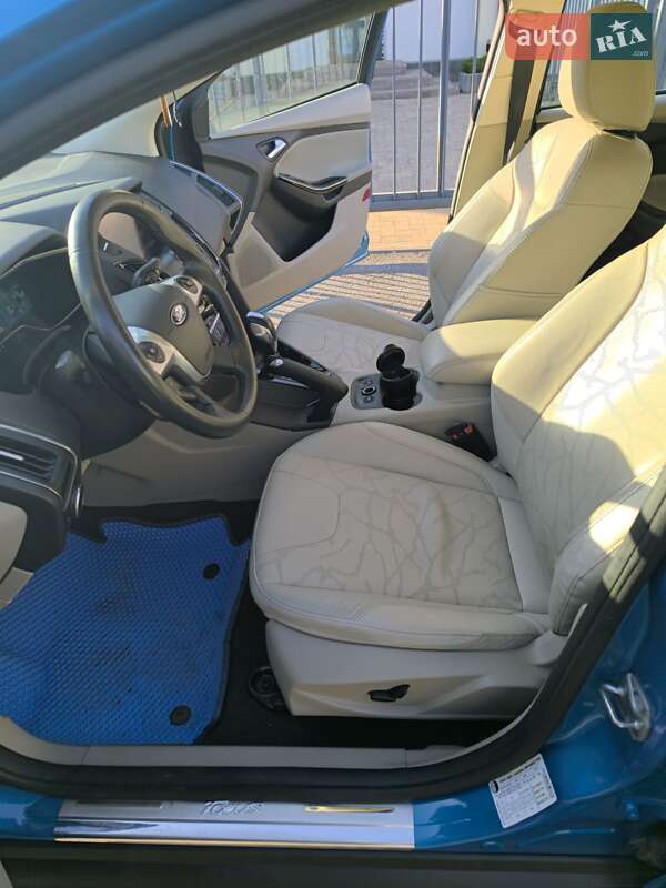 Хэтчбек Ford Focus 2014 в Виннице