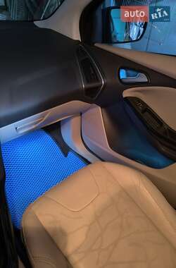 Хэтчбек Ford Focus 2014 в 