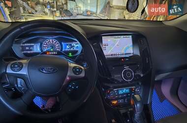 Хэтчбек Ford Focus 2014 в 