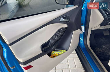 Хетчбек Ford Focus 2012 в  фото 7 Хетчбек Ford Focus 2012 в