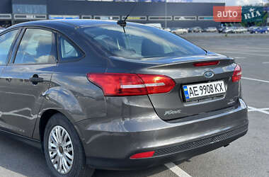 Седан Ford Focus 2015 в 