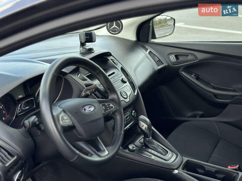 Седан Ford Focus 2015 в Дніпрі