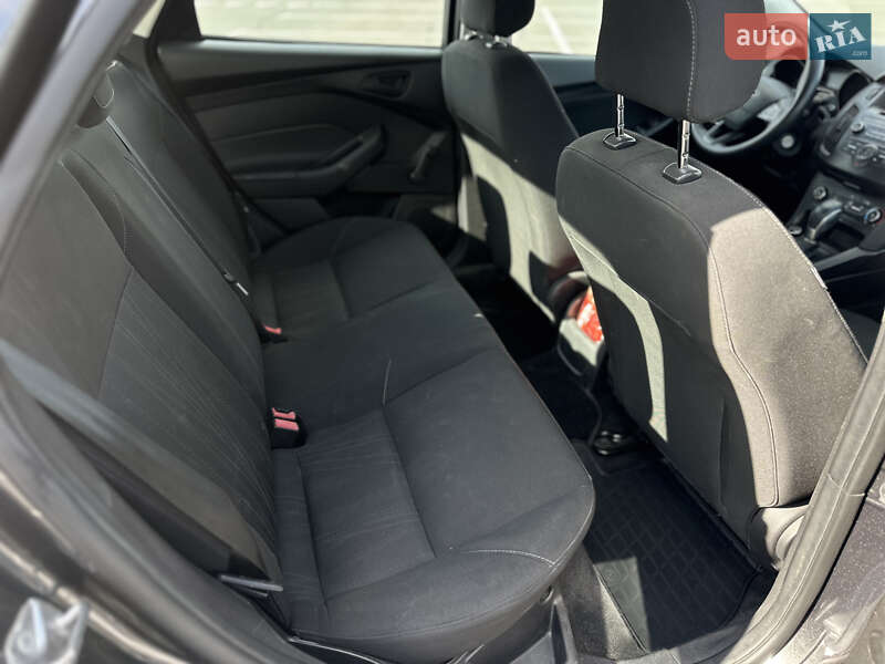 Седан Ford Focus 2015 в Дніпрі
