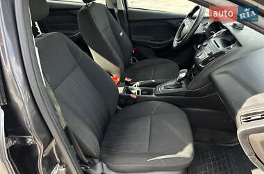 Седан Ford Focus 2015 в 