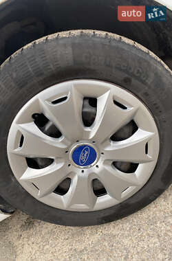 Хетчбек Ford Focus 2011 в 