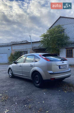 Хэтчбек Ford Focus 2005 в 