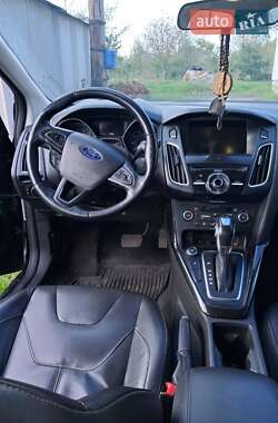 Седан Ford Focus 2015 в 