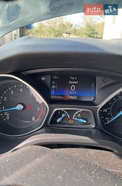 Седан Ford Focus 2015 в 