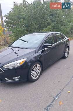 Седан Ford Focus 2015 в 