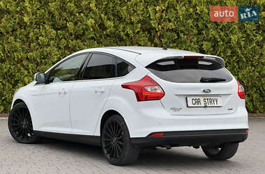 Хэтчбек Ford Focus 2013 в 