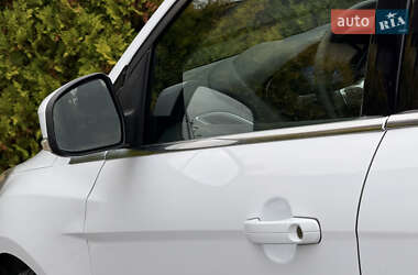 Хэтчбек Ford Focus 2013 в 