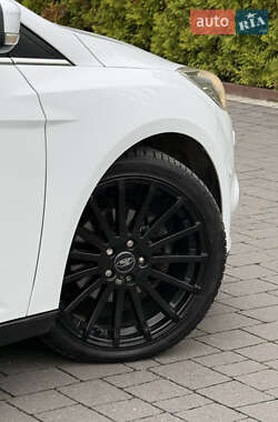 Хэтчбек Ford Focus 2013 в 