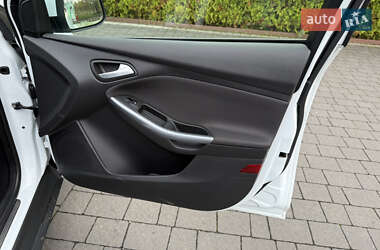 Хэтчбек Ford Focus 2013 в 