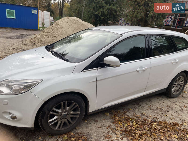 Универсал Ford Focus 2014 в Киеве фото 5 Универсал Ford Focus 2014 в Киеве