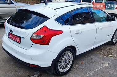 Хетчбек Ford Focus 2013 в 