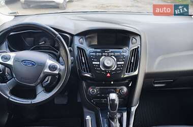 Хетчбек Ford Focus 2013 в 