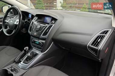 Хэтчбек Ford Focus 2014 в 