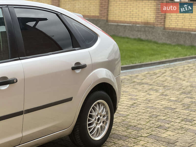 Хэтчбек Ford Focus 2005 в Львове