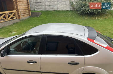 Хетчбек Ford Focus 2005 в 
