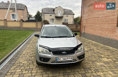 Хетчбек Ford Focus 2005 в 