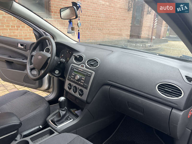 Хэтчбек Ford Focus 2005 в Львове