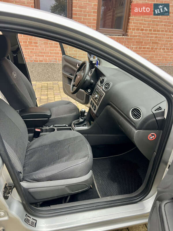 Хэтчбек Ford Focus 2005 в Львове