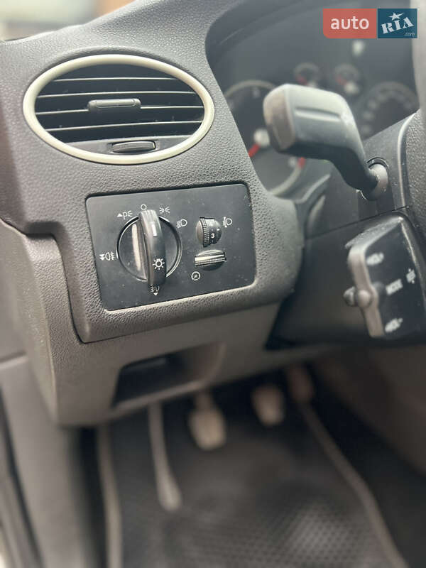 Хэтчбек Ford Focus 2005 в Львове