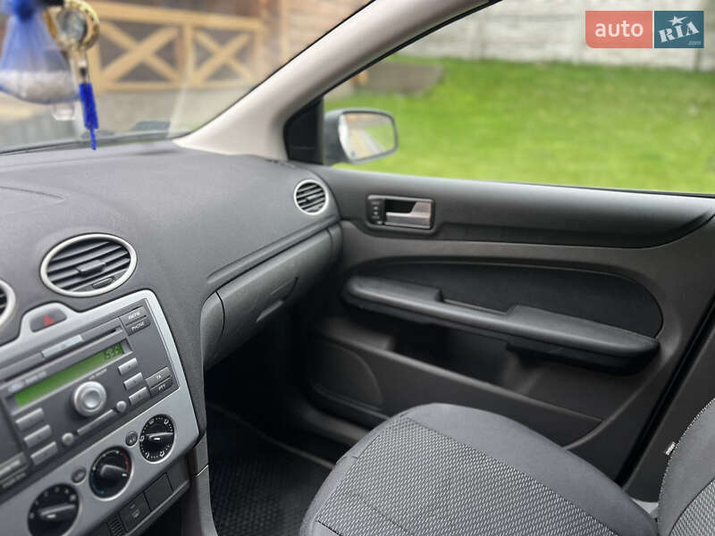 Хэтчбек Ford Focus 2005 в Львове