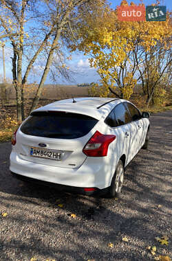 Хетчбек Ford Focus 2013 в 