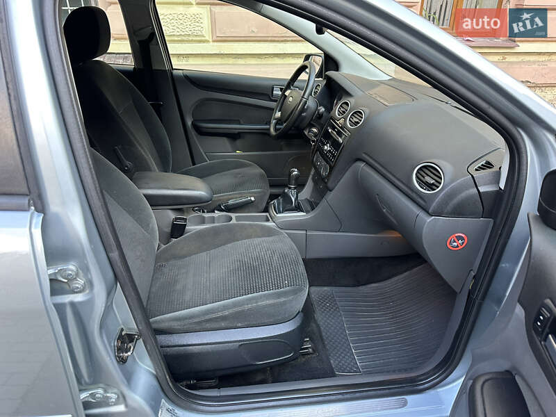 Хетчбек Ford Focus 2005 в Чернівцях фото 34 Хетчбек Ford Focus 2005 в Чернівцях