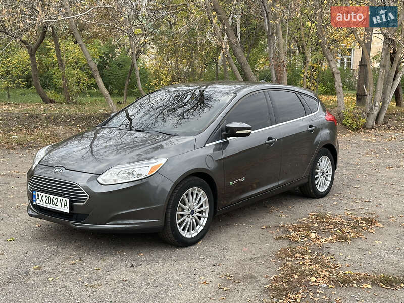 Хэтчбек Ford Focus 2015 в Чугуеве