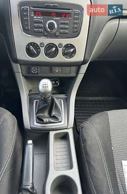 Хетчбек Ford Focus 2010 в  фото 20 Хетчбек Ford Focus 2010 в