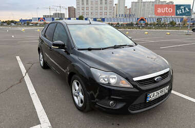 Хэтчбек Ford Focus 2010 в 