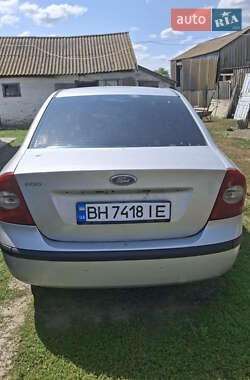 Седан Ford Focus 2006 в Решетиловке
