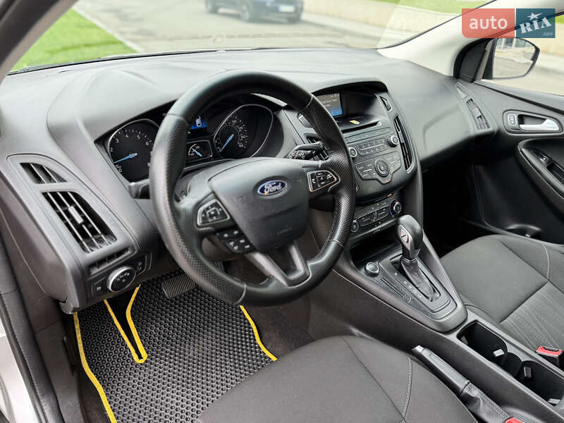 Хетчбек Ford Focus 2017 в Дніпрі фото 11 Хетчбек Ford Focus 2017 в Дніпрі