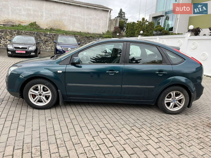 Хэтчбек Ford Focus 2006 в Ровно
