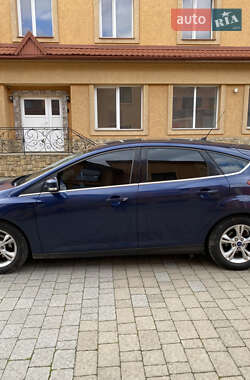 Хетчбек Ford Focus 2013 в 