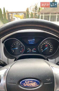 Хетчбек Ford Focus 2013 в 
