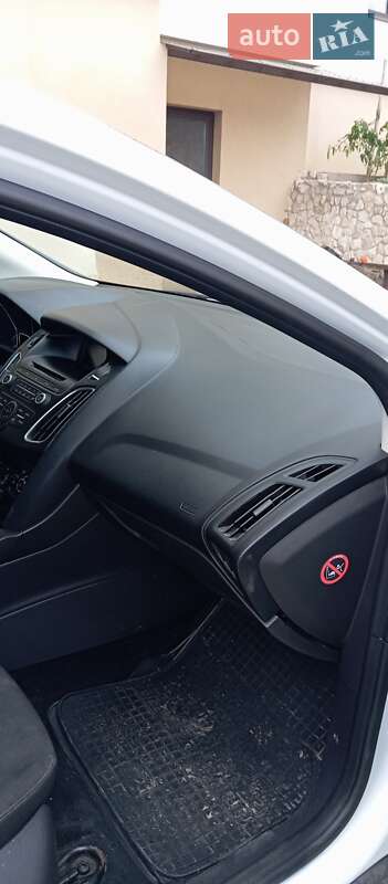 Хетчбек Ford Focus 2015 в Тернополі