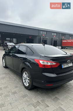 Седан Ford Focus 2014 в 