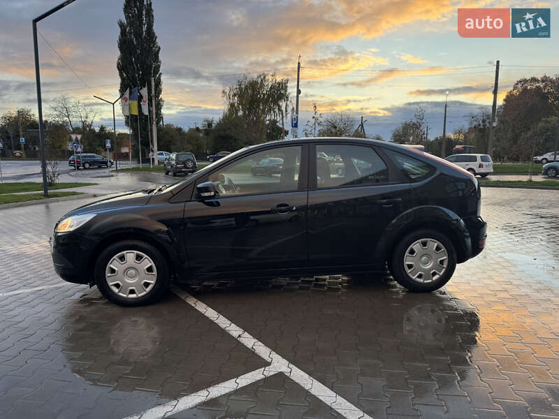 Хэтчбек Ford Focus 2010 в Луцке