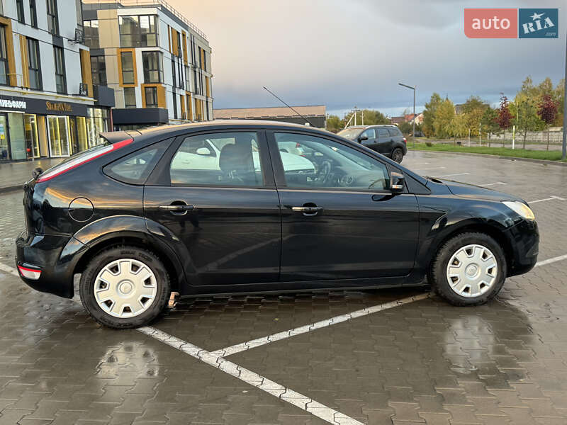 Хэтчбек Ford Focus 2010 в Луцке